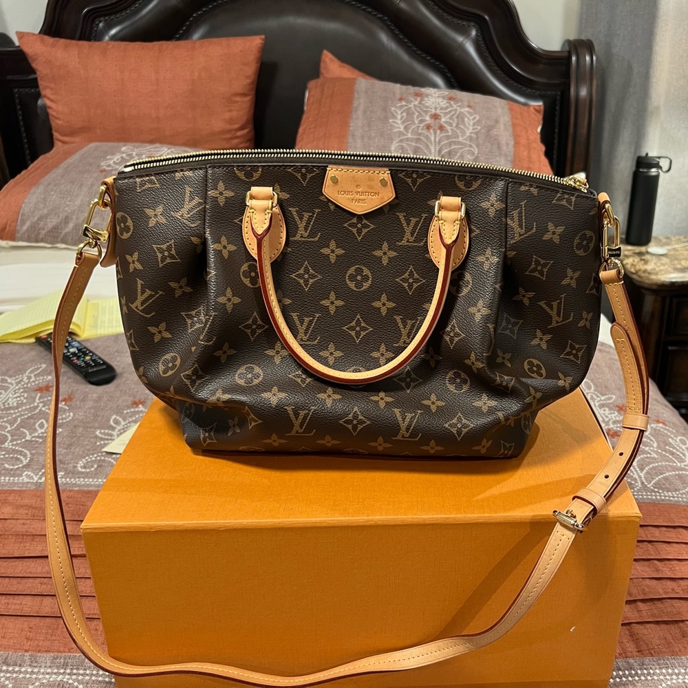 Louis Vuitton Monogram Canvas Turenne MM Bag